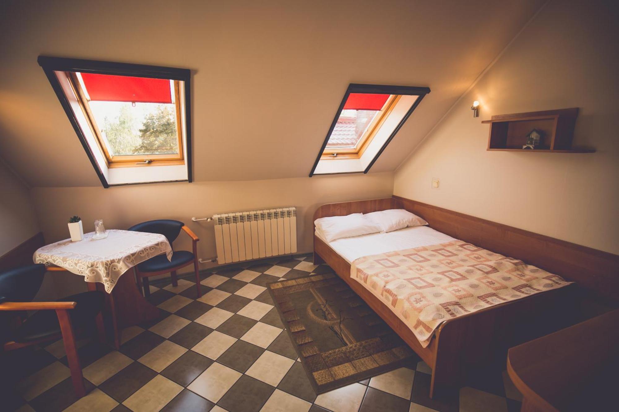 Bed and Breakfast Gosciniec Pod Zaglami Skoki Duze Pokoj fotografie