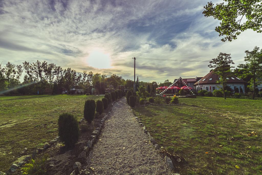 Bed and Breakfast Gosciniec Pod Zaglami Skoki Duze Exteriér fotografie